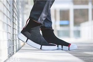 運(yùn)動鞋白邊變黃怎么辦？運(yùn)動鞋鞋邊清洗小妙招