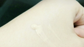 香奈兒粉底液遮瑕效果好嗎？遮瑕力較弱