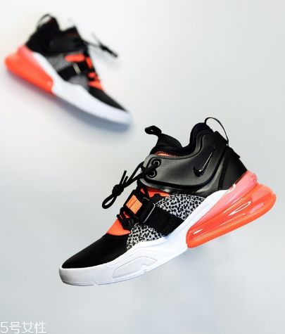 運(yùn)動(dòng)鞋比皮鞋大一碼還是小一碼？