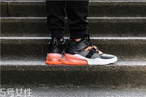 運(yùn)動(dòng)鞋比皮鞋大一碼還是小一碼？