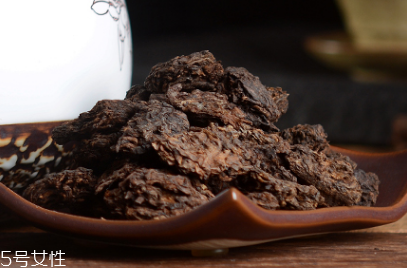 老茶頭減肥嗎？普洱茶能刮油