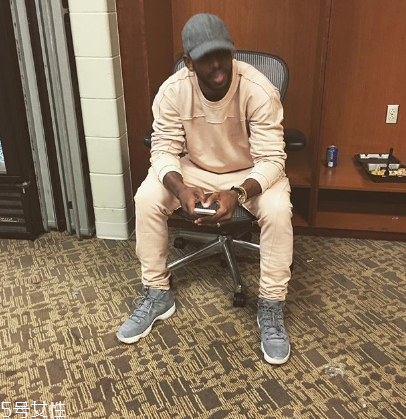 運(yùn)動(dòng)鞋不透氣怎么辦？購(gòu)買需謹(jǐn)慎