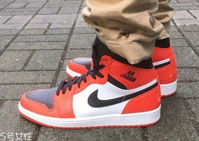 運(yùn)動(dòng)鞋不透氣怎么辦？購(gòu)買需謹(jǐn)慎