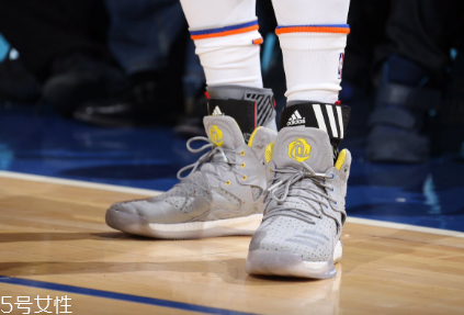 運(yùn)動(dòng)鞋磨腳踝怎么辦？要及時(shí)處理