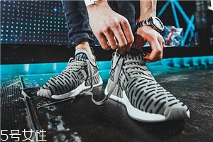 運(yùn)動(dòng)鞋磨腳踝怎么辦？要及時(shí)處理