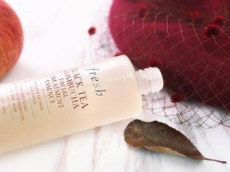 馥蕾詩(shī)紅茶精華液適合什么年齡？適合輕熟肌和熟齡肌