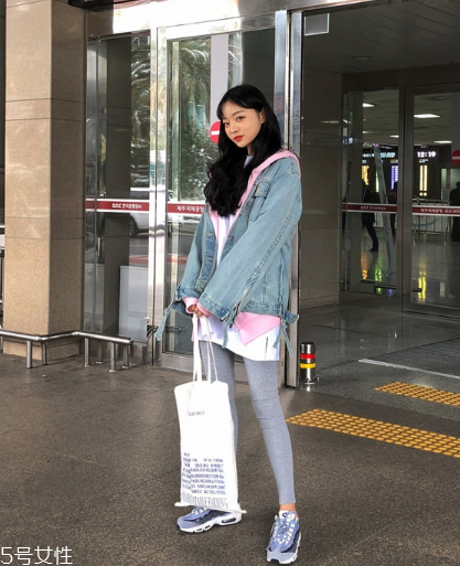 牛仔上衣配什么鞋子？輕松凹出街拍潮范