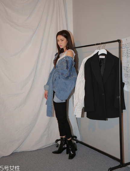 牛仔上衣配什么鞋子？輕松凹出街拍潮范