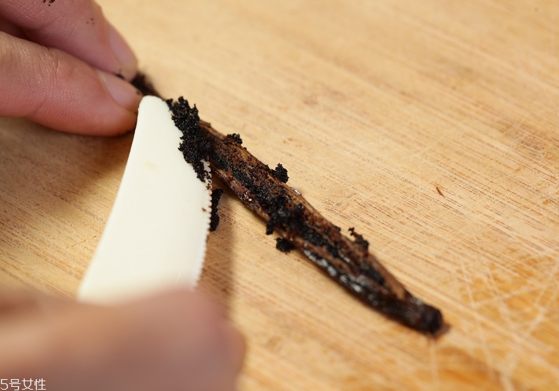 香草莢怎么保存 香草莢怎么做香草精 香草莢怎么保存 香草莢怎么做香草精