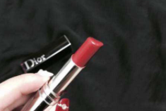 迪奧口紅740是什么顏色？超美深橘南瓜色