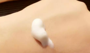 伊思蝸牛潔面乳怎么樣？敏感肌也適合