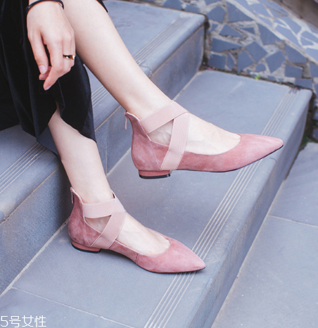 2022流行什么平底鞋？千萬不能錯過的流行爆款