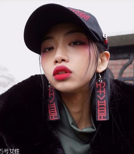 女生怎么穿有個性？做個性感又迷人的酷girl