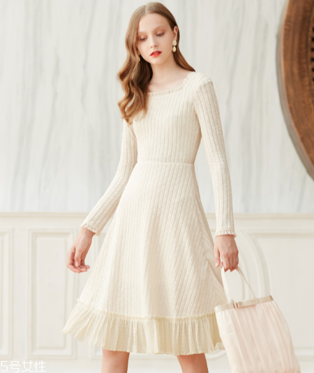 春天穿什么款式連衣裙好看？讓你早春美翻天