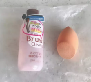 美妝蛋能用洗面奶洗嗎？洗面奶洗不掉彩妝