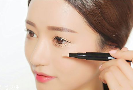 遮瑕膏和遮瑕筆哪個比較好用 不同質地分區(qū)使用