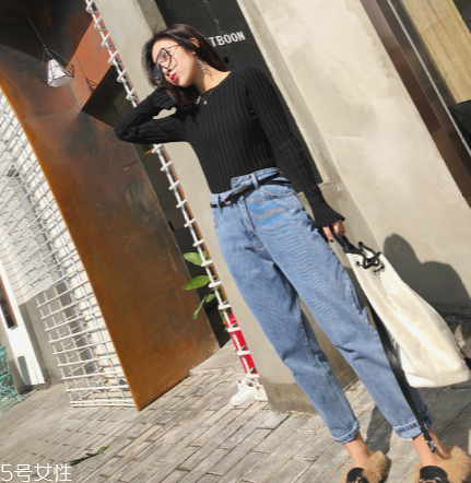 牛仔褲可以和黑色衣服一起洗嗎？