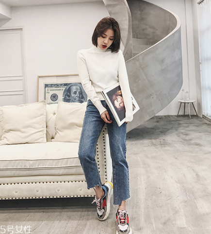 牛仔褲可以用洗衣液洗嗎？應(yīng)選用中性洗滌產(chǎn)品