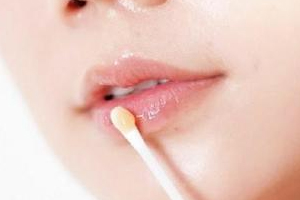 口紅雨衣適用于所有的口紅嗎？啞光口紅不適合