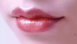 口紅雨衣適用于所有的口紅嗎？啞光口紅不適合