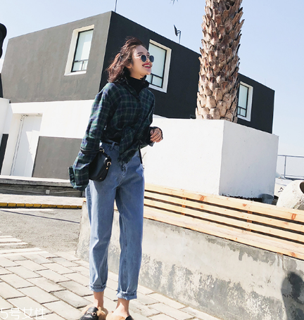 牛仔褲能用84洗嗎？會(huì)導(dǎo)致牛仔褲褪色