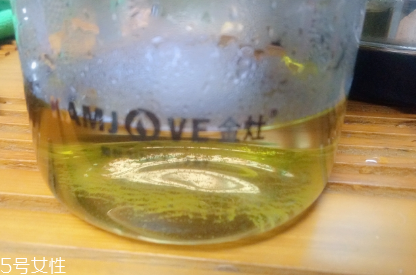 秋葵花泡水喝的功效 女性喝最好 秋葵花泡水喝的功效 女性喝最好