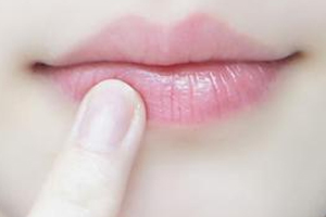 口紅雨衣敏感肌能用嗎？含香料會過敏