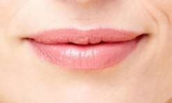 口紅雨衣敏感肌能用嗎？含香料會過敏