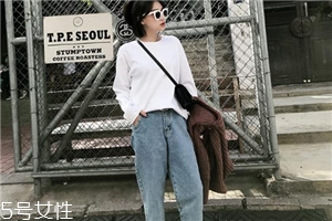 牛仔褲要翻過來洗嗎？翻過來洗可以減少褪色