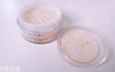 蜜粉能用在嘴唇上嗎？打造啞光唇妝