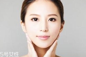 美白產(chǎn)品白天用好還是晚上用好？白天可以用