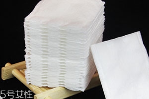 乳液要用化妝棉擦嗎？涂乳液用化妝棉效果好