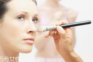 天天化妝皮膚會變差嗎？卸妝不干凈才傷膚