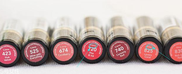 露華濃黑管口紅怎么樣？4種質(zhì)地全試色