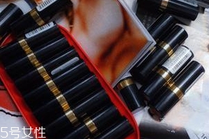 露華濃黑管口紅怎么樣？4種質(zhì)地全試色