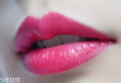 dior迪奧520和567哪個(gè)好看？