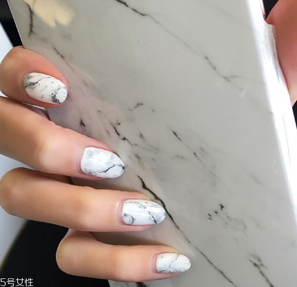 大理石美甲推薦 高級(jí)又有質(zhì)感 大理石美甲推薦 高級(jí)又有質(zhì)感