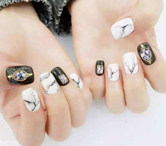 大理石美甲推薦 高級(jí)又有質(zhì)感 大理石美甲推薦 高級(jí)又有質(zhì)感