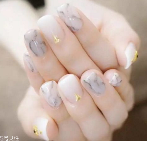 大理石美甲推薦 高級(jí)又有質(zhì)感 大理石美甲推薦 高級(jí)又有質(zhì)感