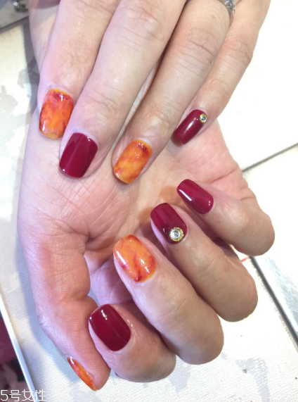 大理石美甲推薦 高級(jí)又有質(zhì)感 大理石美甲推薦 高級(jí)又有質(zhì)感