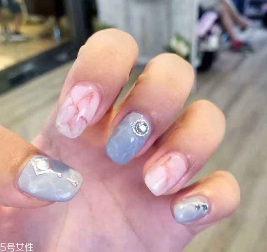 大理石美甲推薦 高級(jí)又有質(zhì)感 大理石美甲推薦 高級(jí)又有質(zhì)感