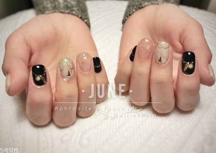 大理石美甲推薦 高級(jí)又有質(zhì)感 大理石美甲推薦 高級(jí)又有質(zhì)感