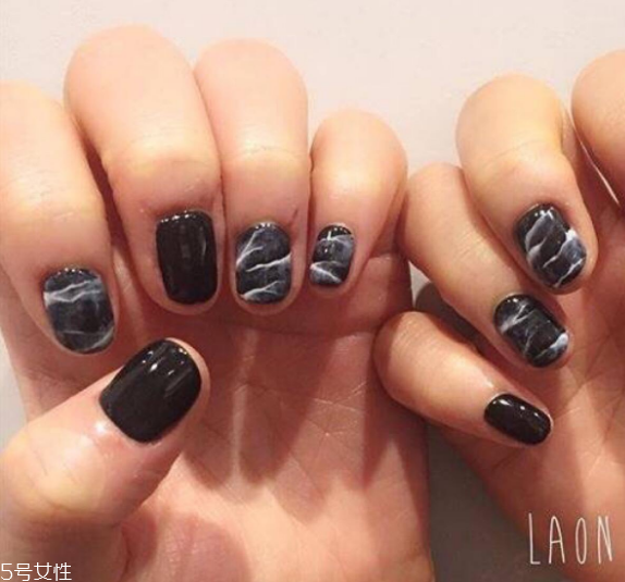 大理石美甲推薦 高級(jí)又有質(zhì)感 大理石美甲推薦 高級(jí)又有質(zhì)感