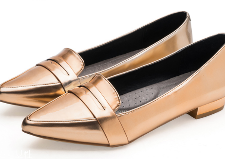 金屬色服裝怎么搭配？新年前衛(wèi)又時髦