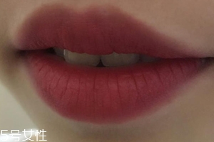 霧唇妝畫法圖解 5步打造甜美霧面唇妝 霧唇妝畫法圖解 5步打造甜美霧面唇妝