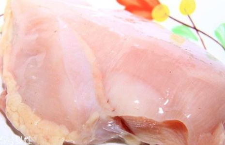 雞胸肉是雞的哪個(gè)部位 雞身上最大的兩塊肉 雞胸肉是雞的哪個(gè)部位 雞身上最大的兩塊肉