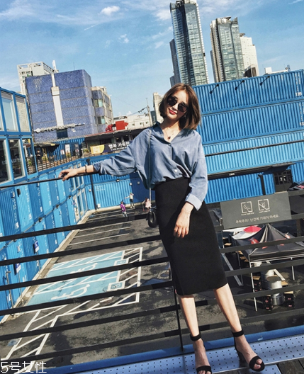 黑色針織裙配什么上衣好看？小女人溫柔氣質(zhì)盡顯
