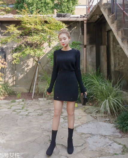 黑色針織裙配什么上衣好看？小女人溫柔氣質(zhì)盡顯