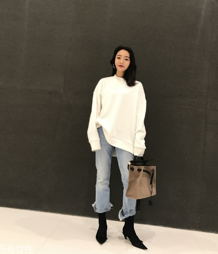 牛仔褲用什么泡不掉色？洗前先用鹽水浸泡