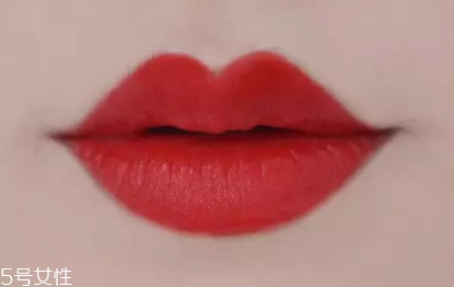 唇紋深適合什么口紅？別用啞光口紅